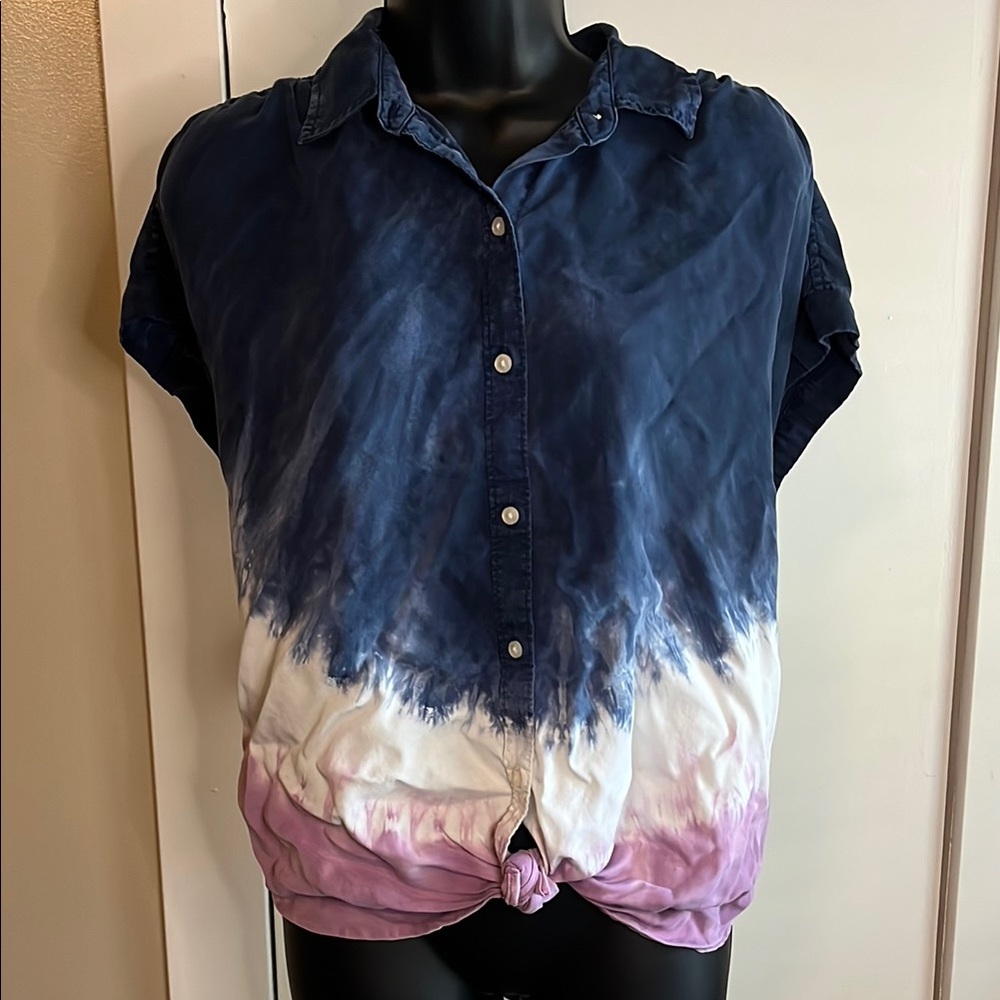 Wonderly soft chambray top